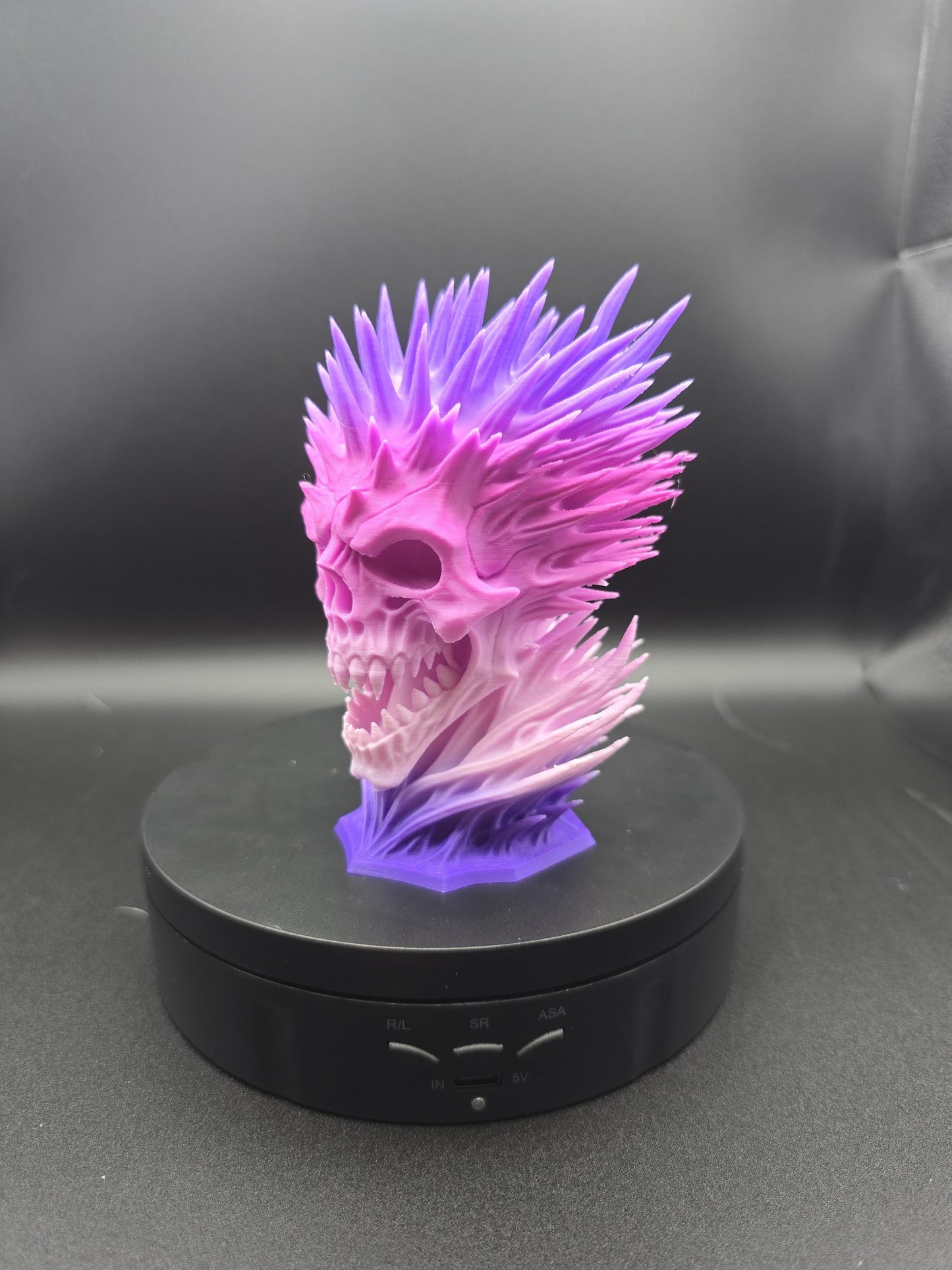 Detailed skeleton statues: The spiky guy 12cm