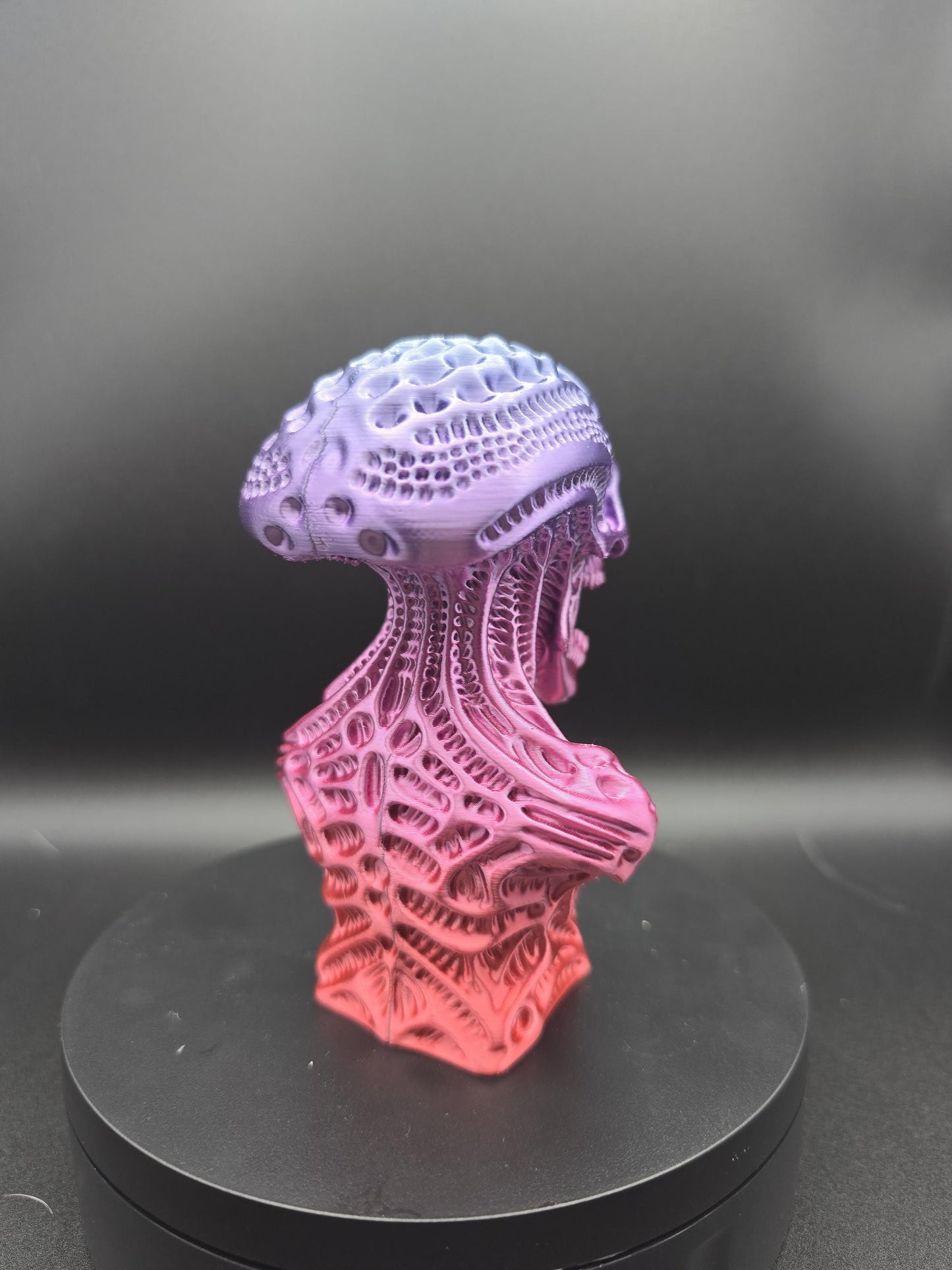 Detailed skeleton statues: The alien 12cm