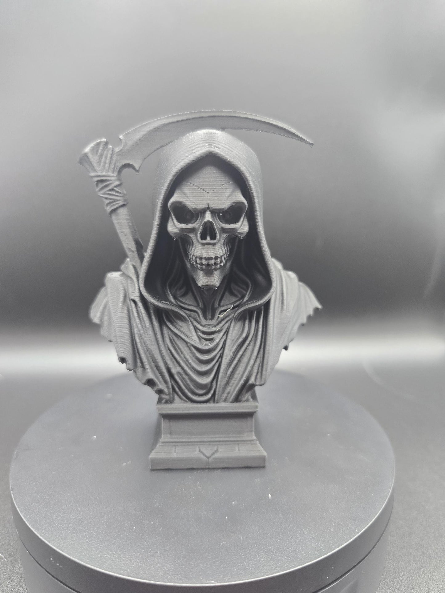Detailed skeleton statues: The reaper 12cm