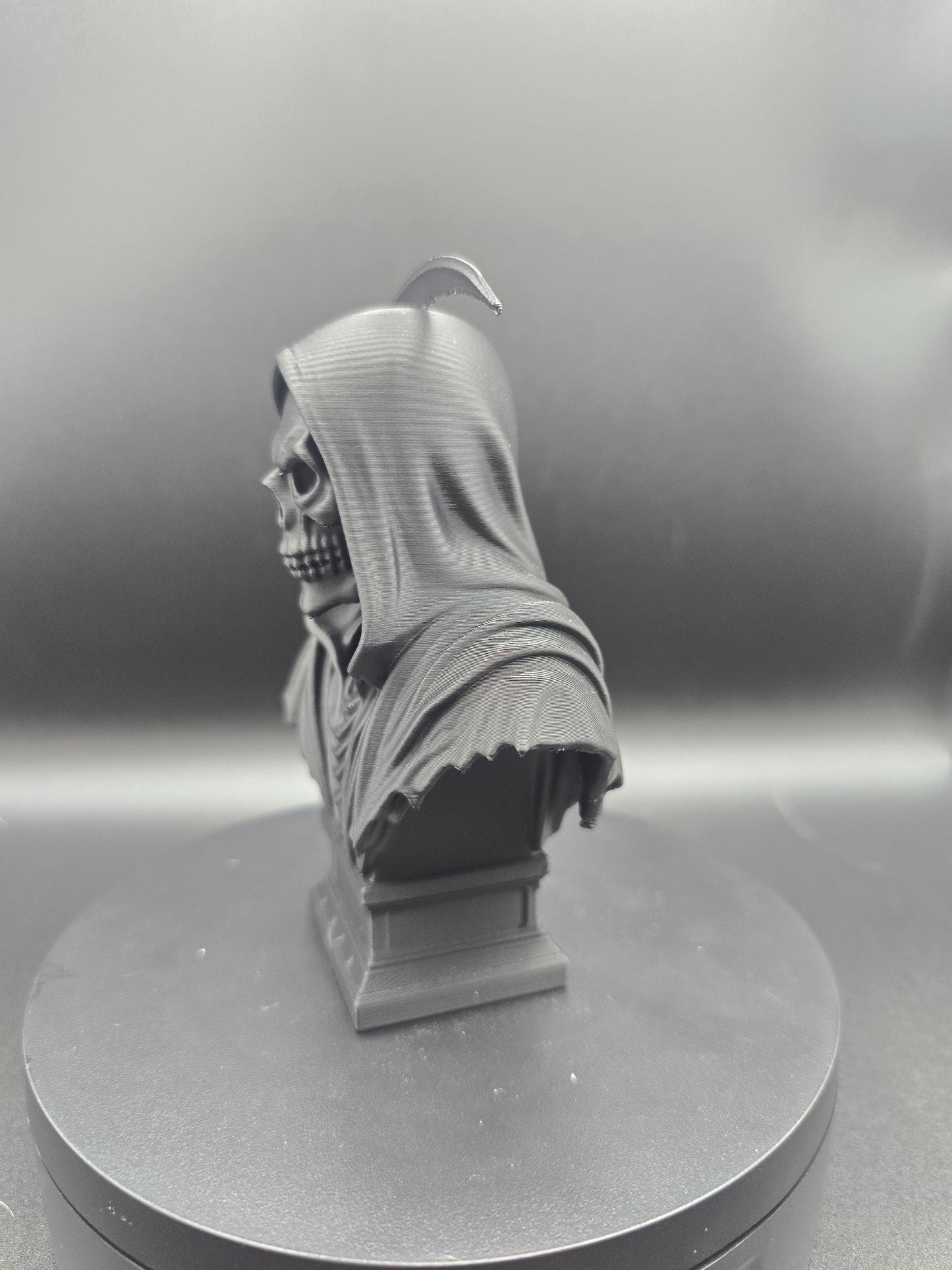 Detailed skeleton statues: The reaper 12cm