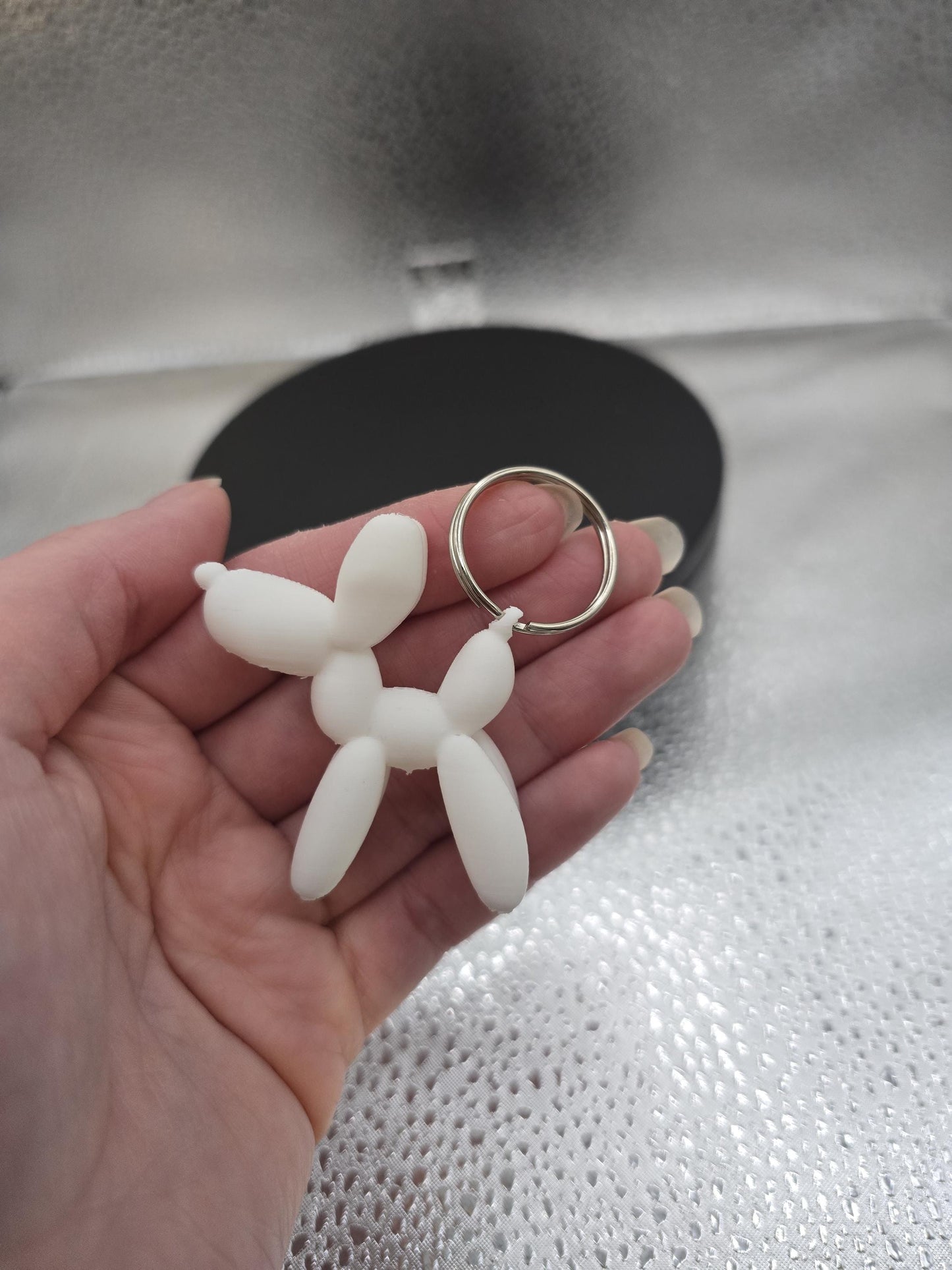 Balloon dog keychain