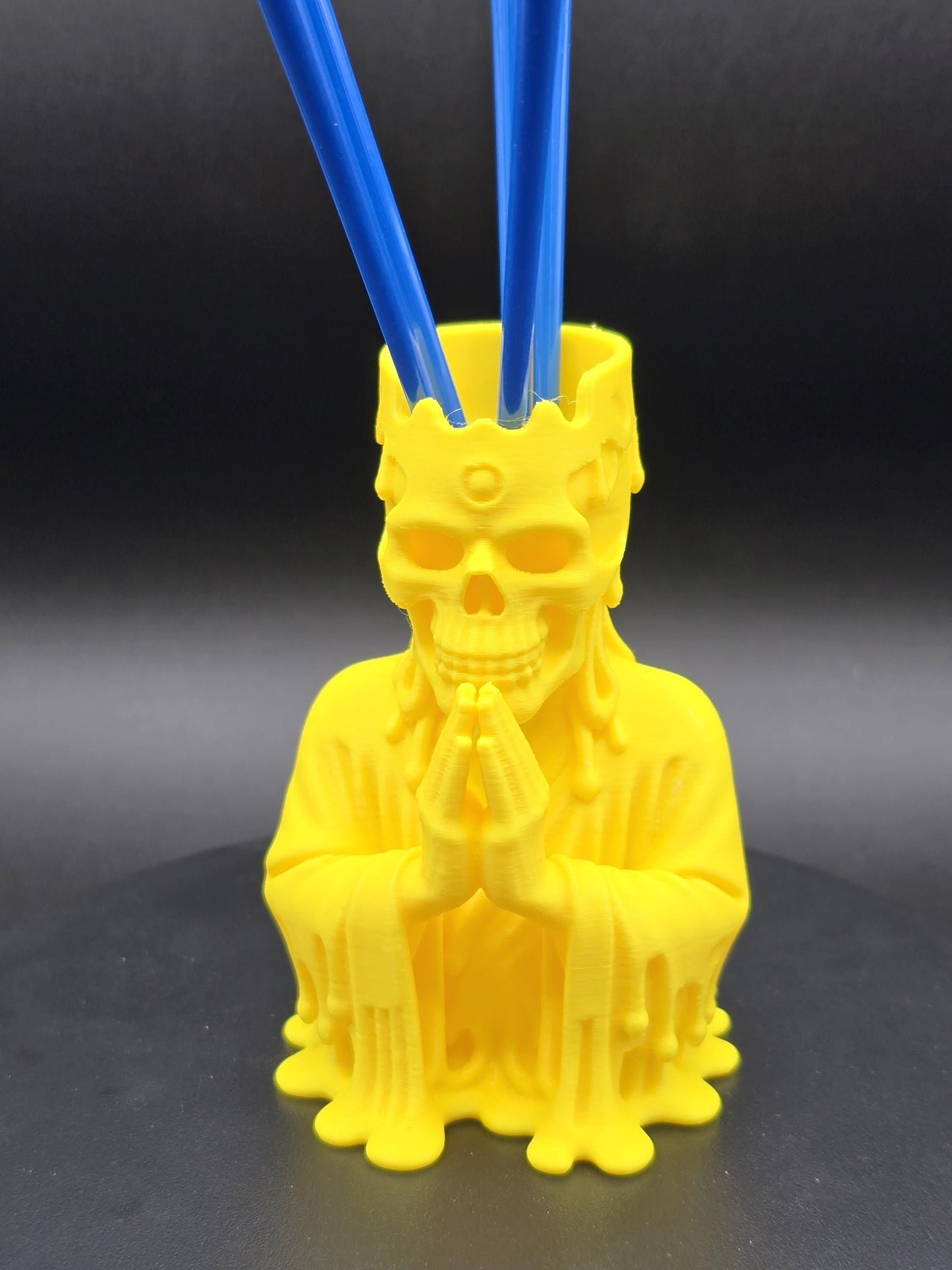 Decorative skeleton pen holders