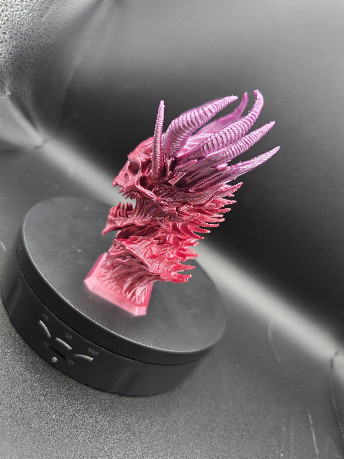 Detailed skeleton statues: The horned devil 12cm