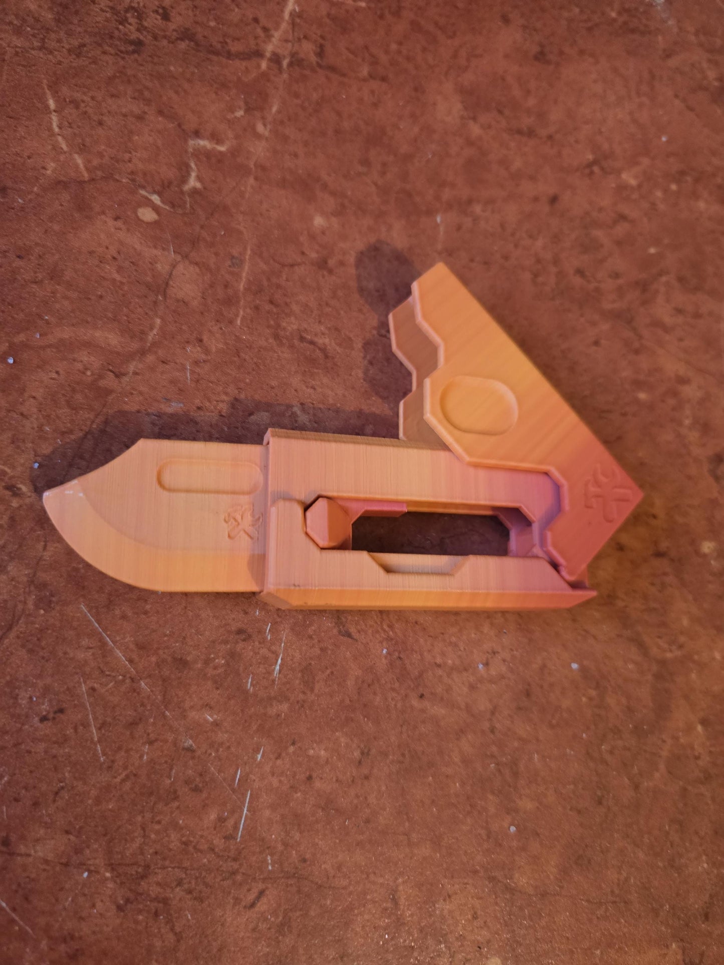 Flick out fidget toy