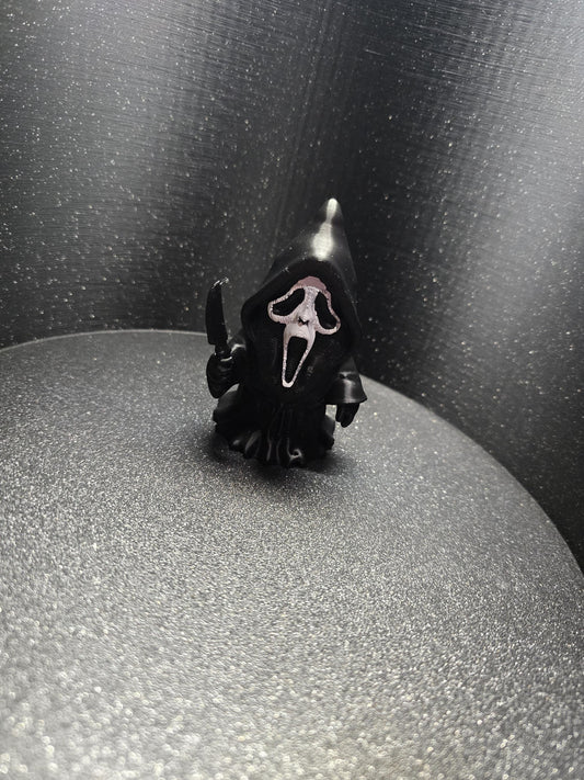 Ghostface Figurine: Scream Movie Halloween Decor