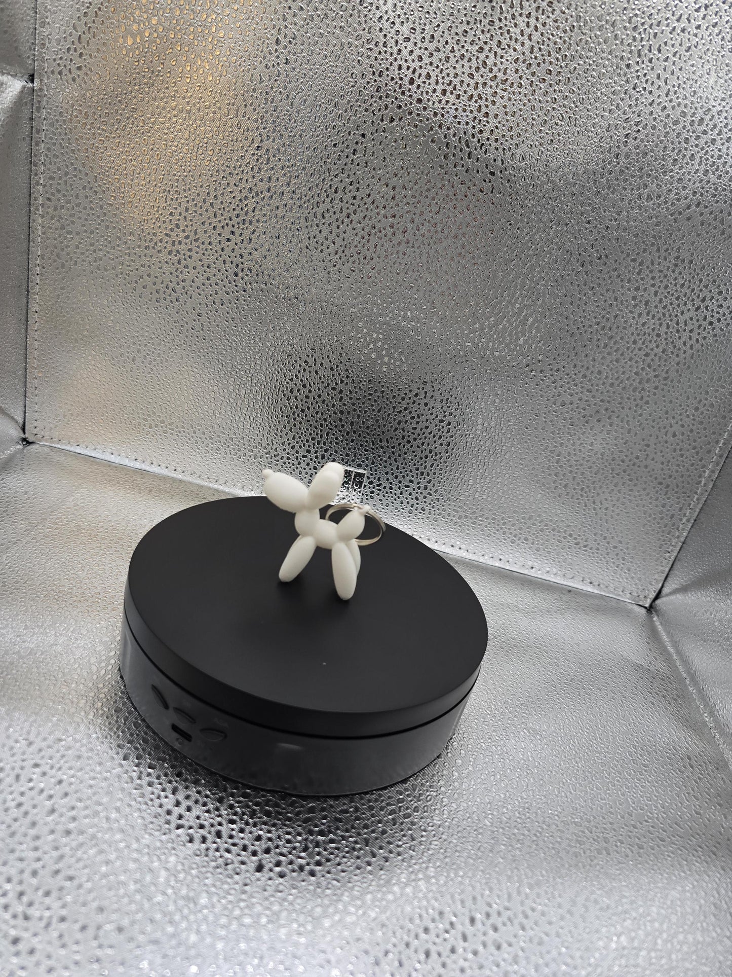 Balloon dog keychain