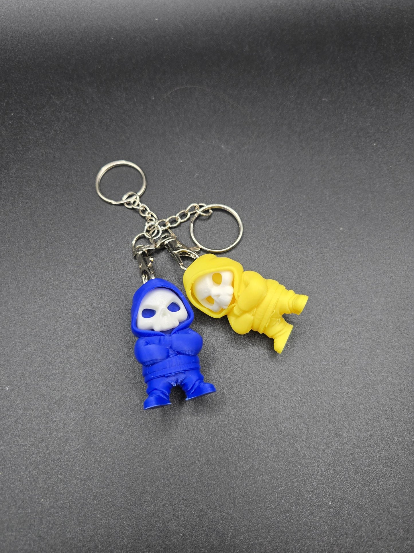 Hooded Skull Keychain: Edgy Skeleton Keyring
